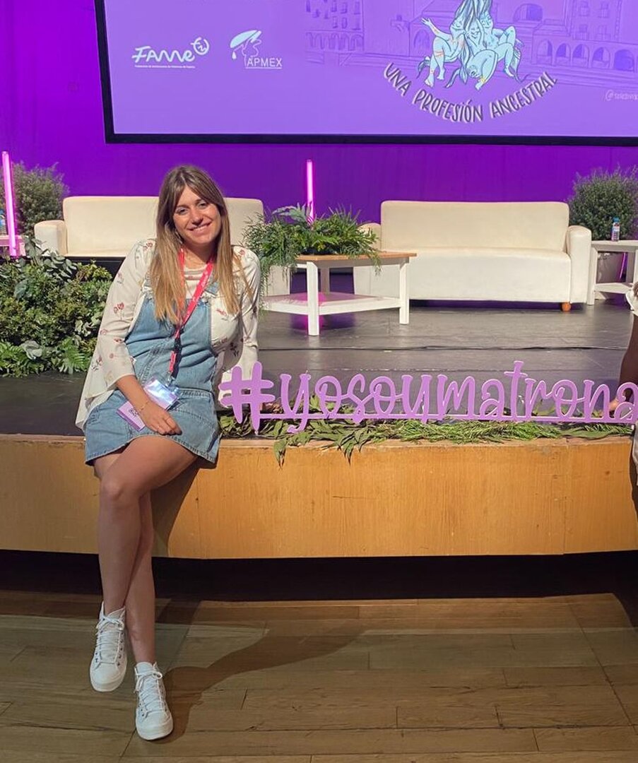 María durante un congreso de matronas.