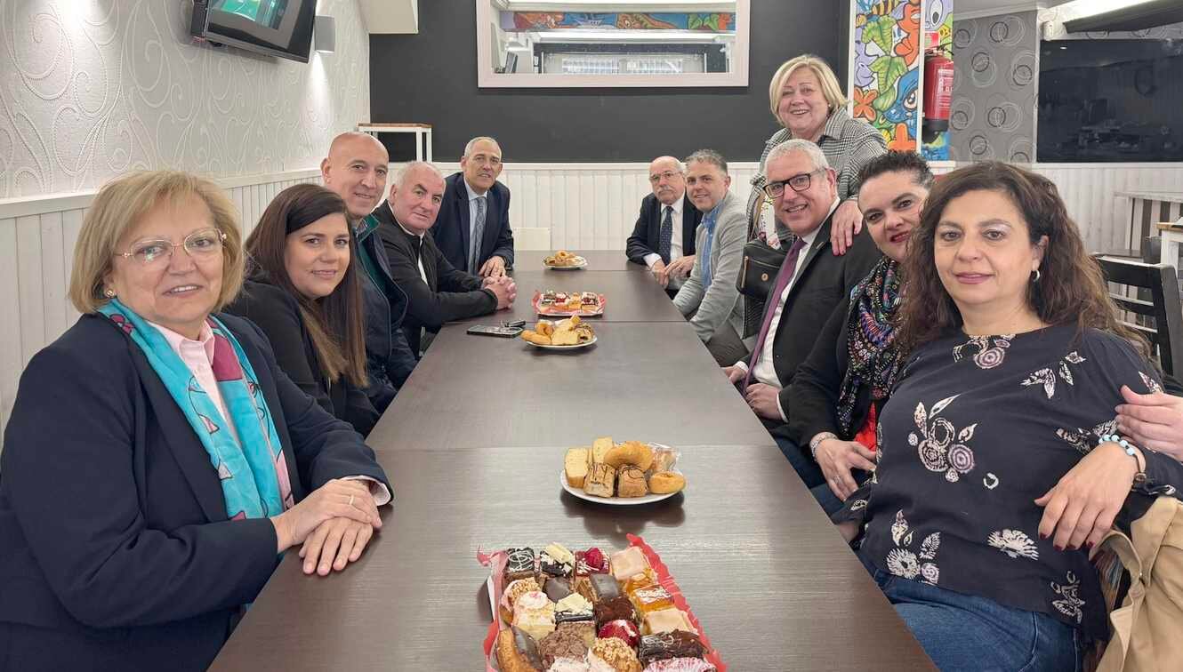 Representación municipal en el tradicional encuentro con la Asociación de Vecinos del Ejido. Foto: Ayto León