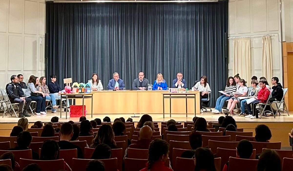 El Consejo de la Infancia y Adolescencia convocado por la Concejalía de Alexandra Rivas recoge las peticiones y sugerencias de los escolares.