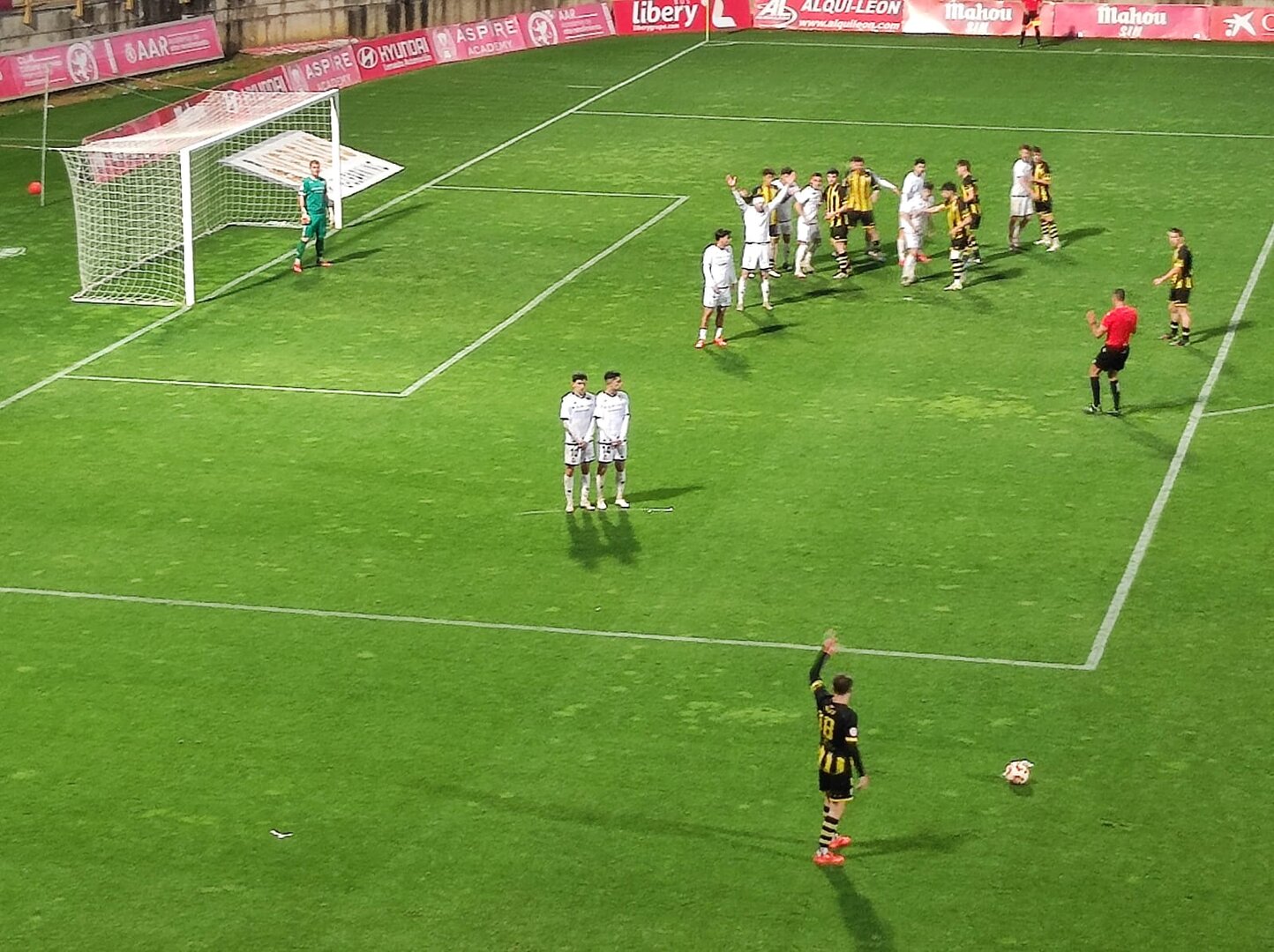 El Barakaldo es muy peligroso en las jugadas a balón parado.