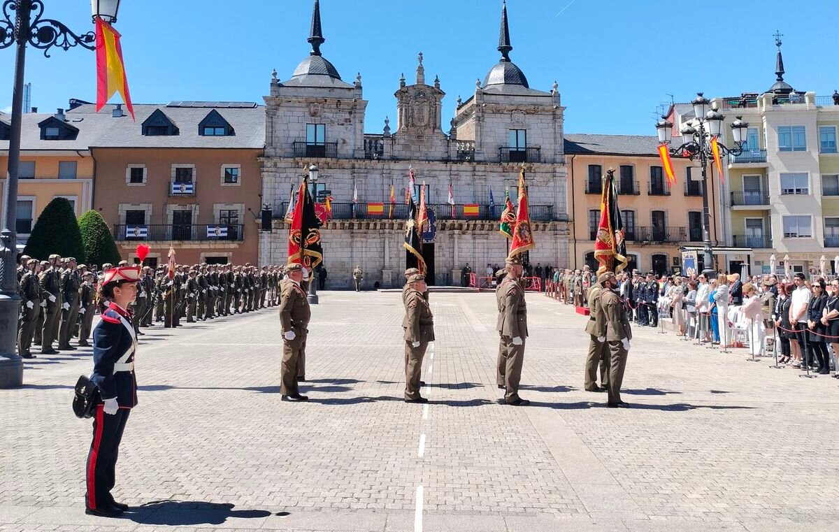 Acto de jura de bandera civil en Ponferrada.