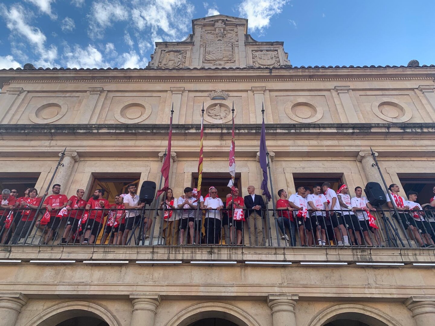 El equipo, en el balcón de San Marcelo.