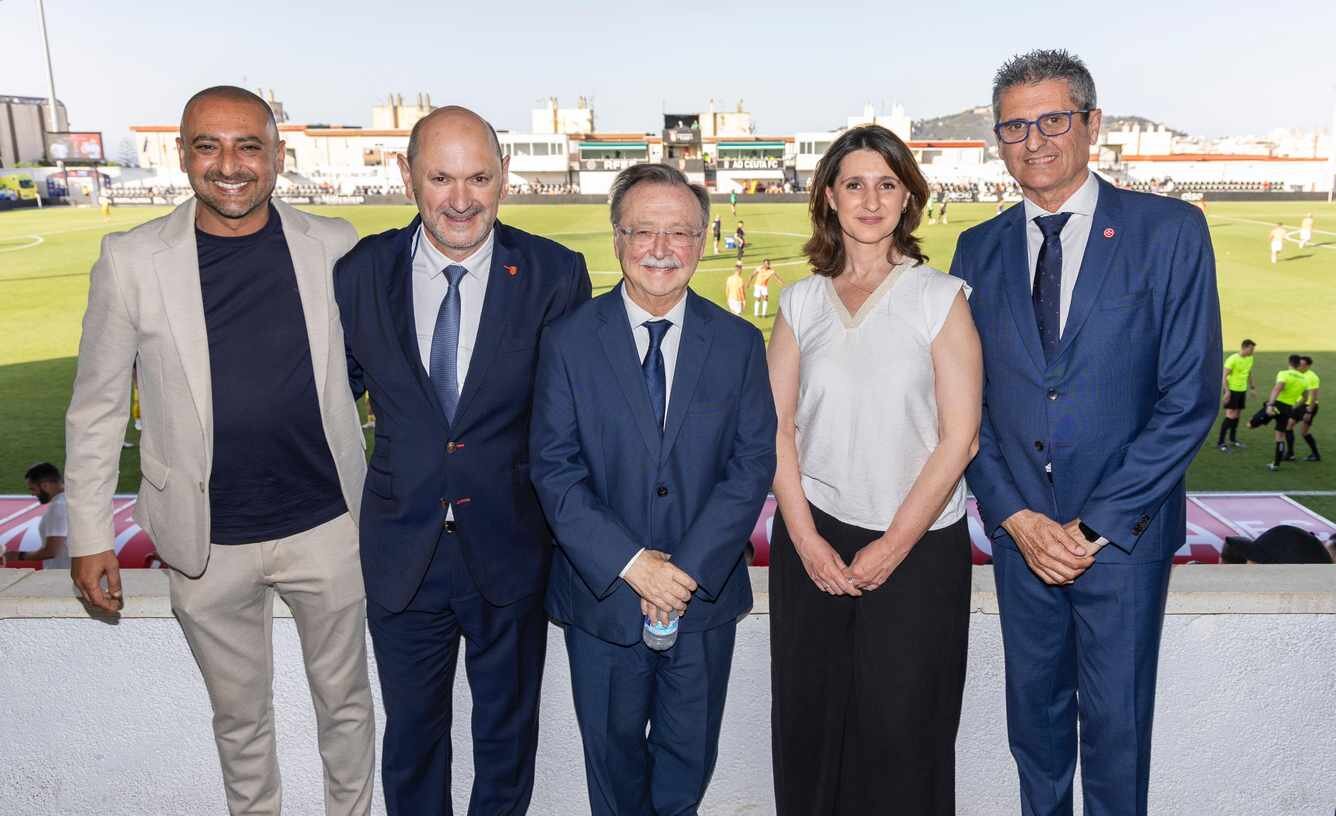 El presidente de la Federación Española ha acompañado a los representantes de ambos clubes.
