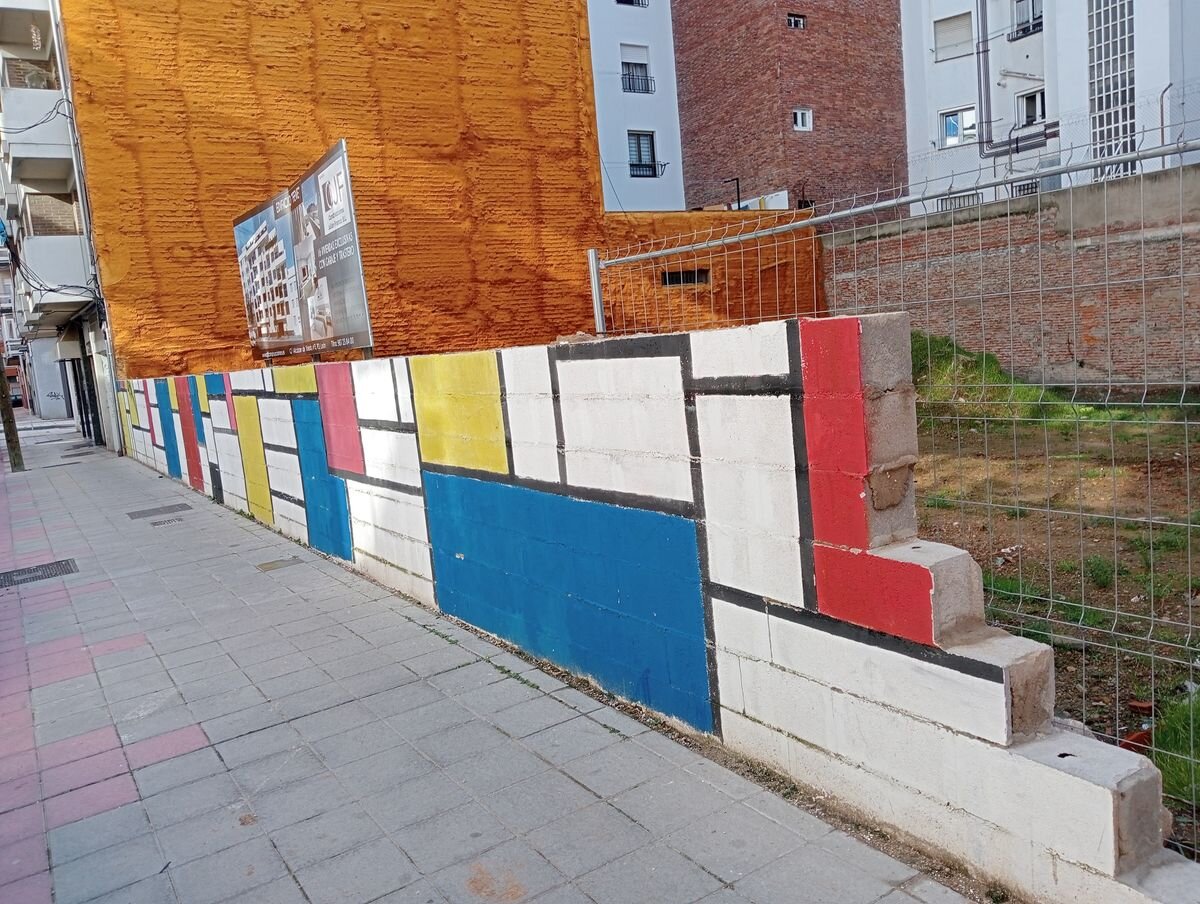 El desaparecido mural sobre un muro que también realizaron los alumnos de Cuenllas.