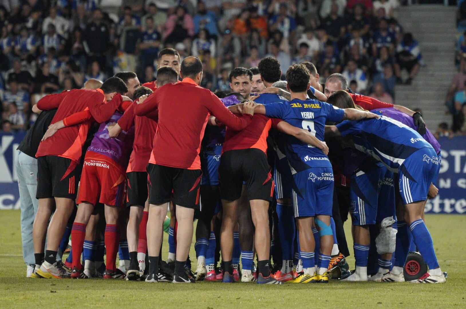 La Ponferradina se conjura en el descanso de la prórroga.