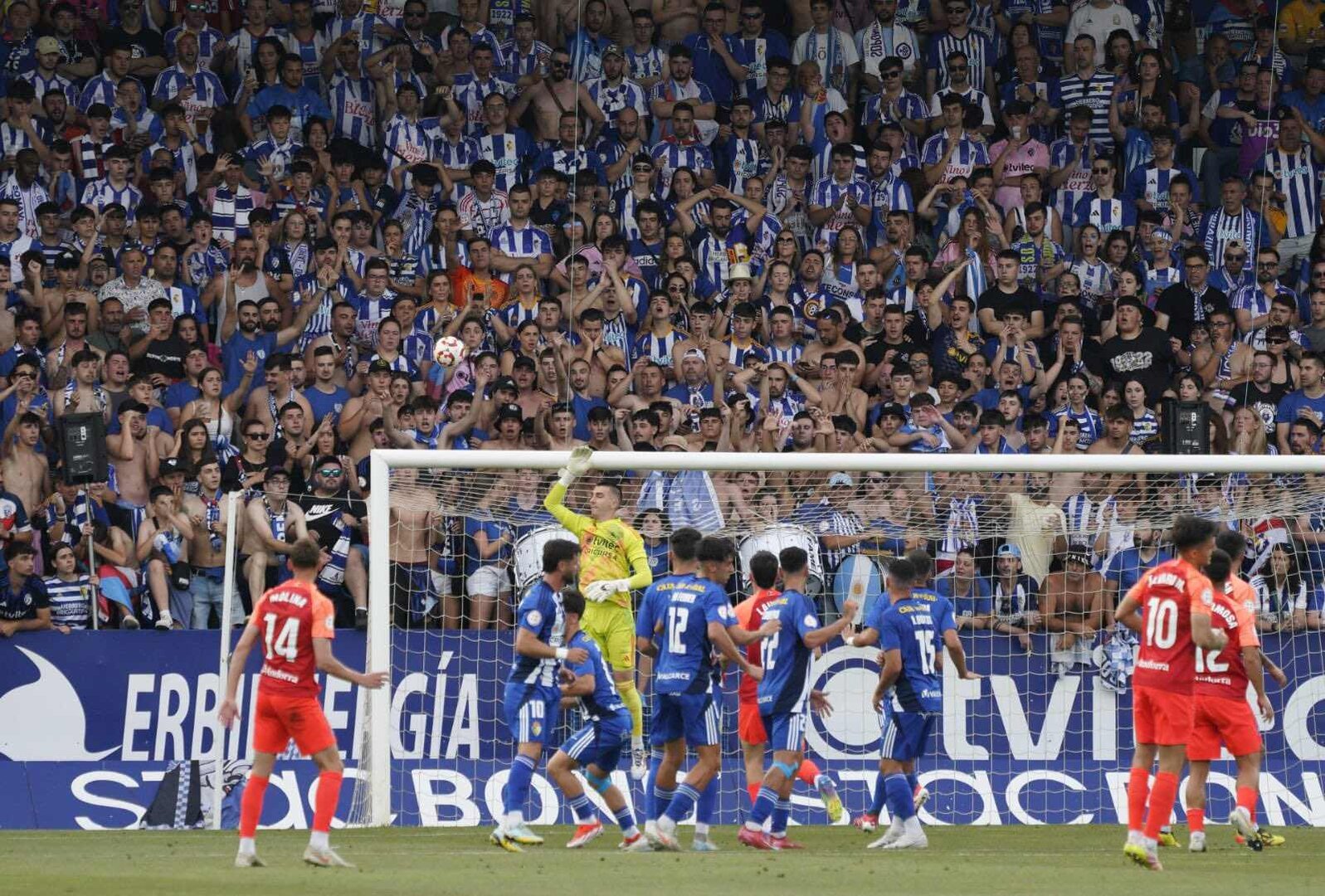 La agrada anima a la Ponferradina en su duelo final para ir a Segunda.