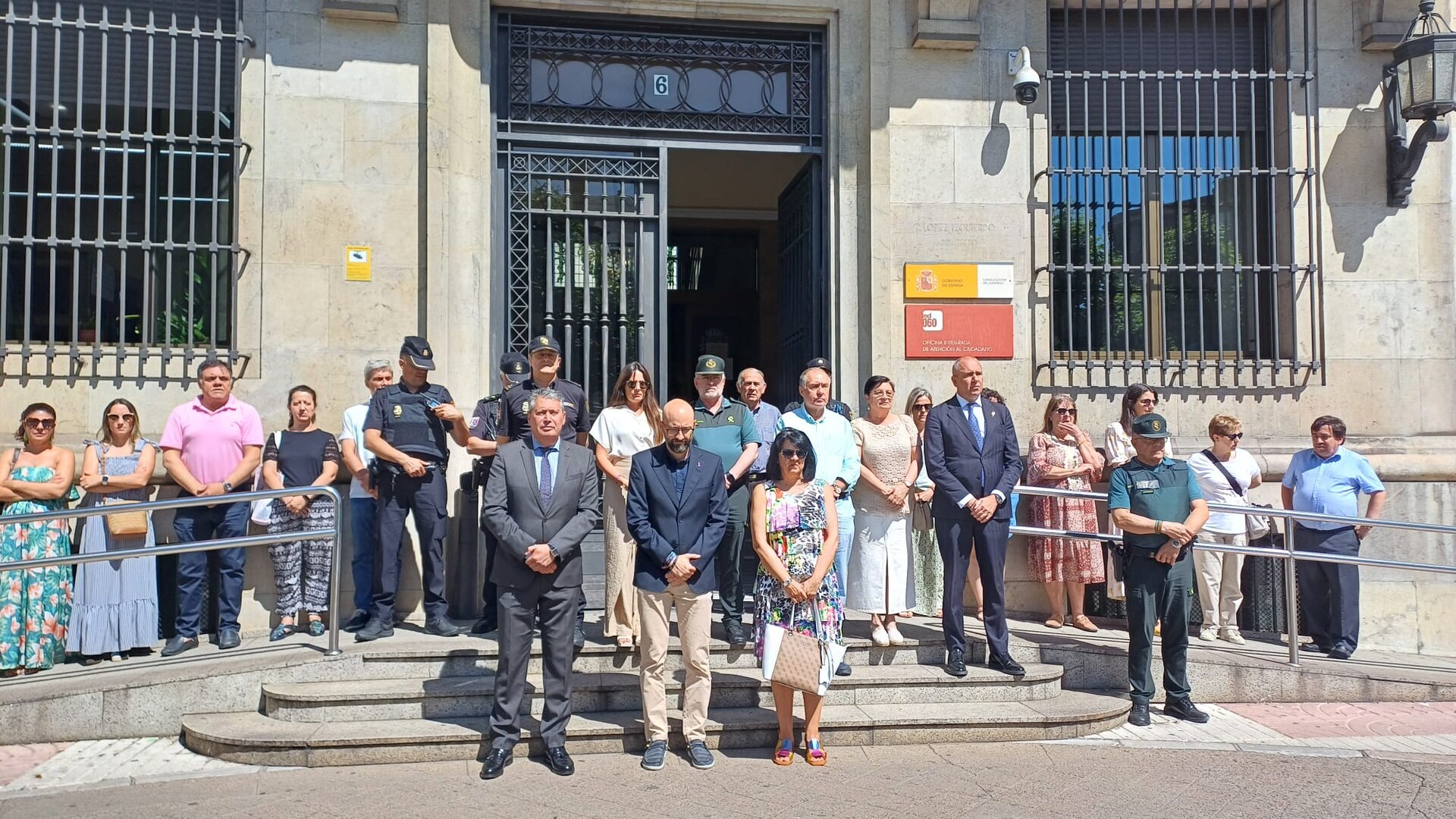 MInuto de silencio Subdelegación de León (1)