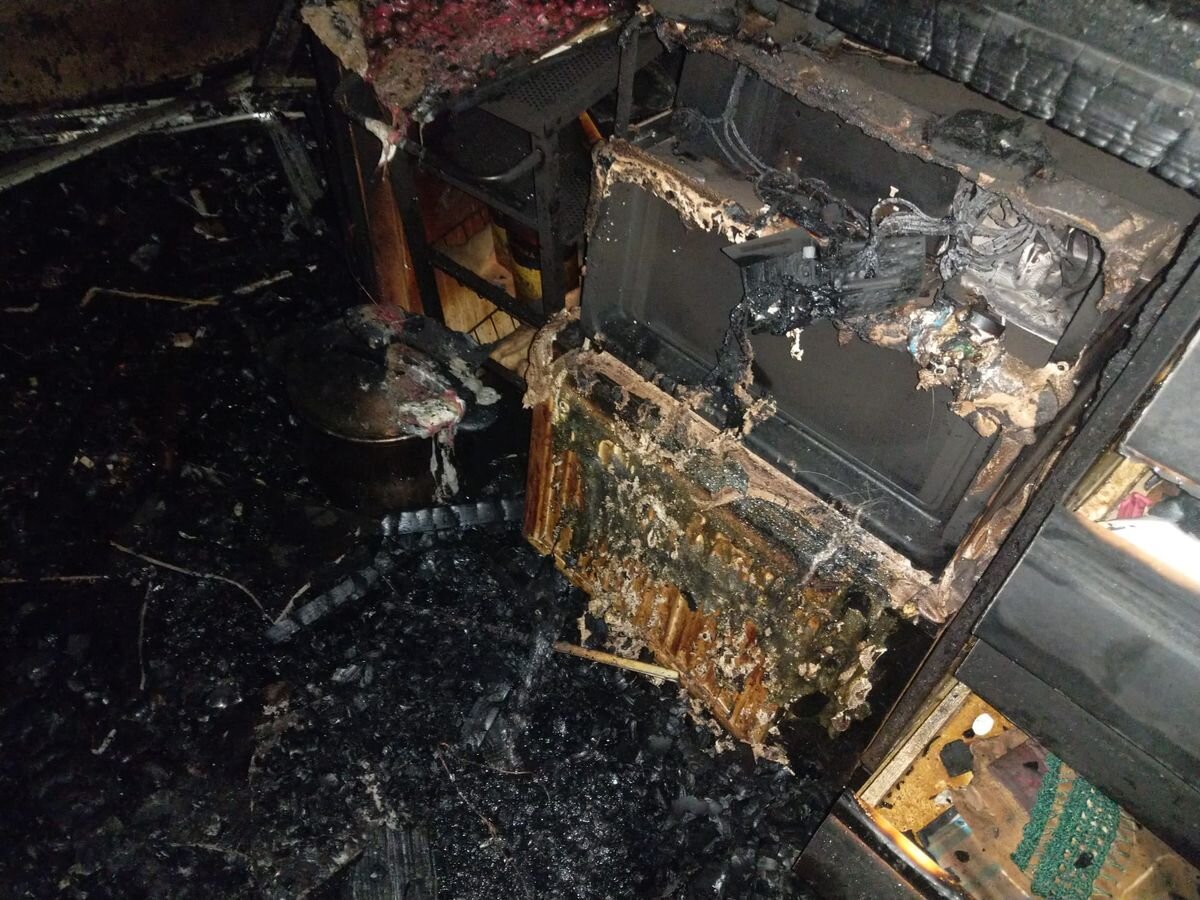 El interior de la vivienda quedó totalmente calcinado. Foto: Ayto. Ponferrada