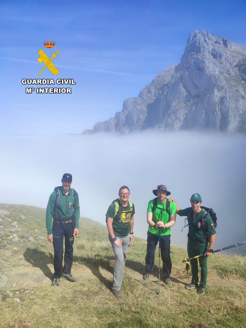 Alaiz Moretón aprovechó su visita para realizar junto con el coronel de la Comandancia y los componentes del GREIM de servicio, una marcha de montaña de unos 16 kilómetros.
