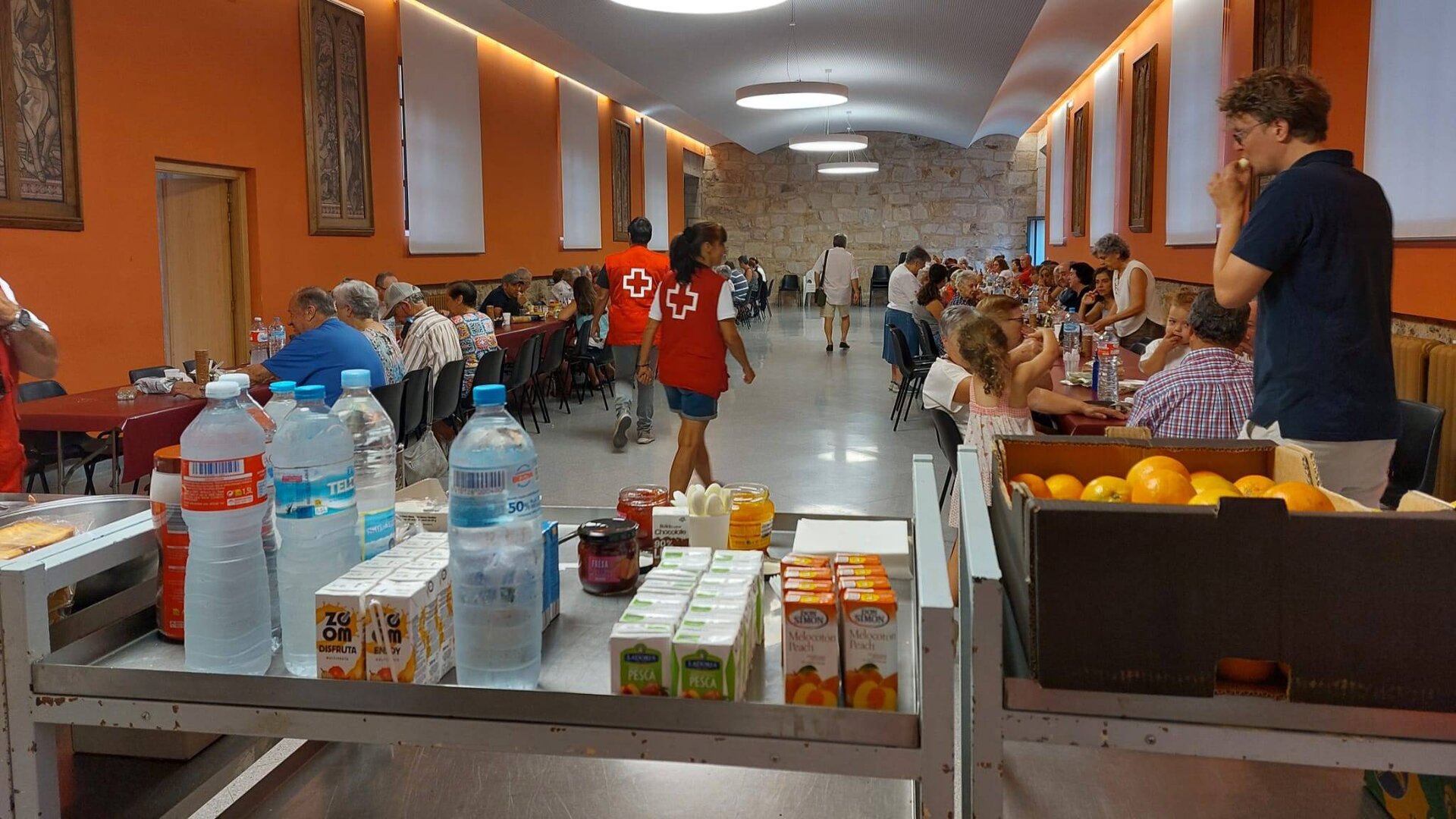 Uno de los albergues coordinados por Cruz Roja para los evacuados por los incendios del sur de León. Foto: Cruz Roja de León