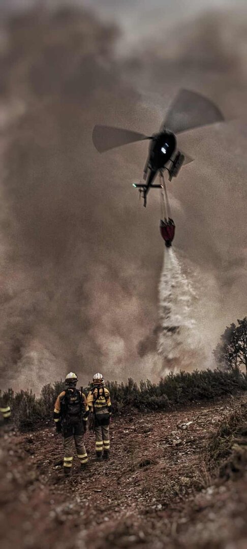 Birgadistas observan la descarga de un helicóptero en una imagen de Bif Puerto el Pico.
