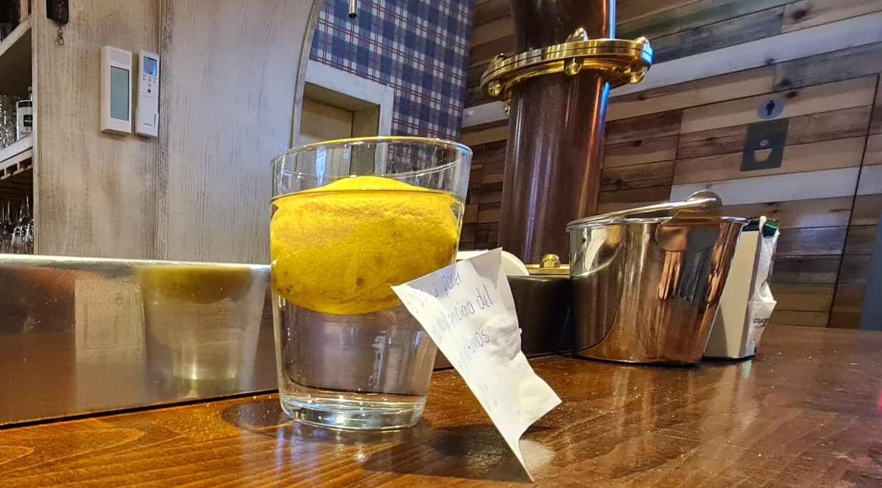 El bar leonés La Payana, situado en la calle de la Guardia Civil y especializado en tapas, ha lanzado una iniciativa que combina habilidad y diversión.