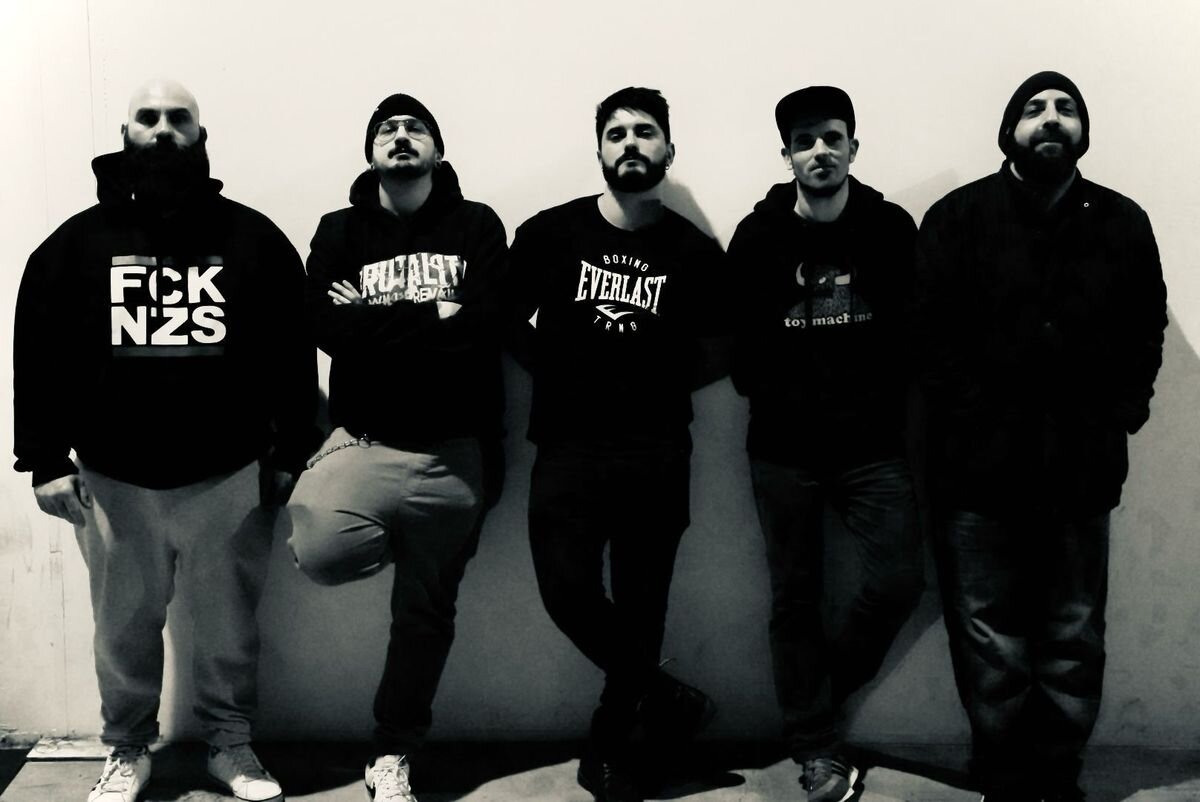 Quercus es una banda leonesa que apuesta por el post metal fundada en el año 2011 y formada por Ivo, Jonás, Iván, Pérez y Álex.