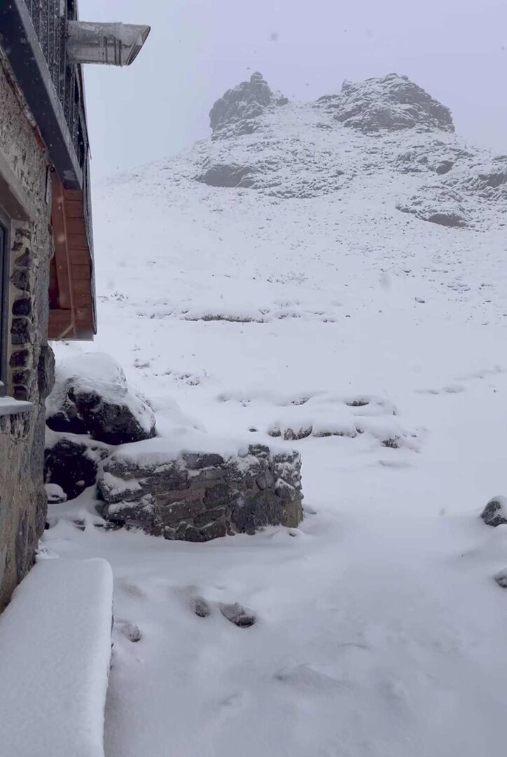 Imagen de la zona nevada en una foto del refugio.