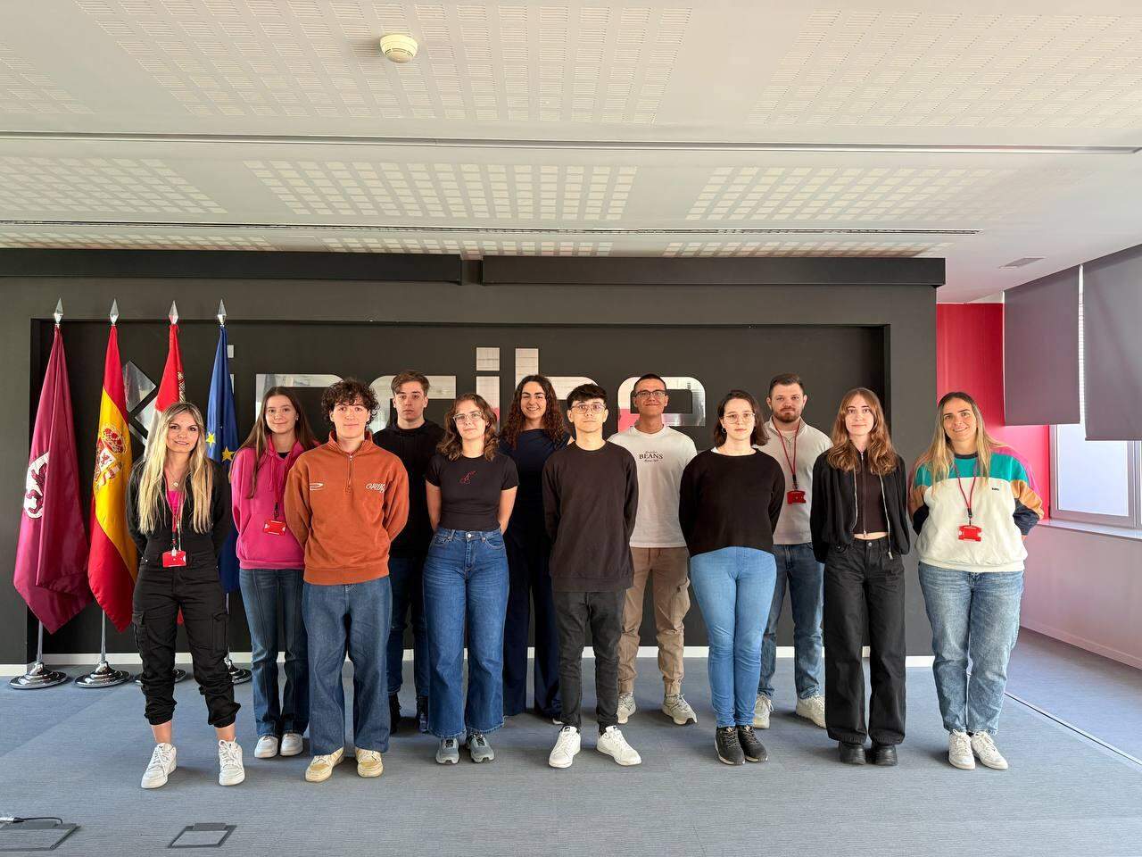 Los diez jóvenes talentos que forman parte de la selección española de Ciberseguridad, en el Incibe de León.