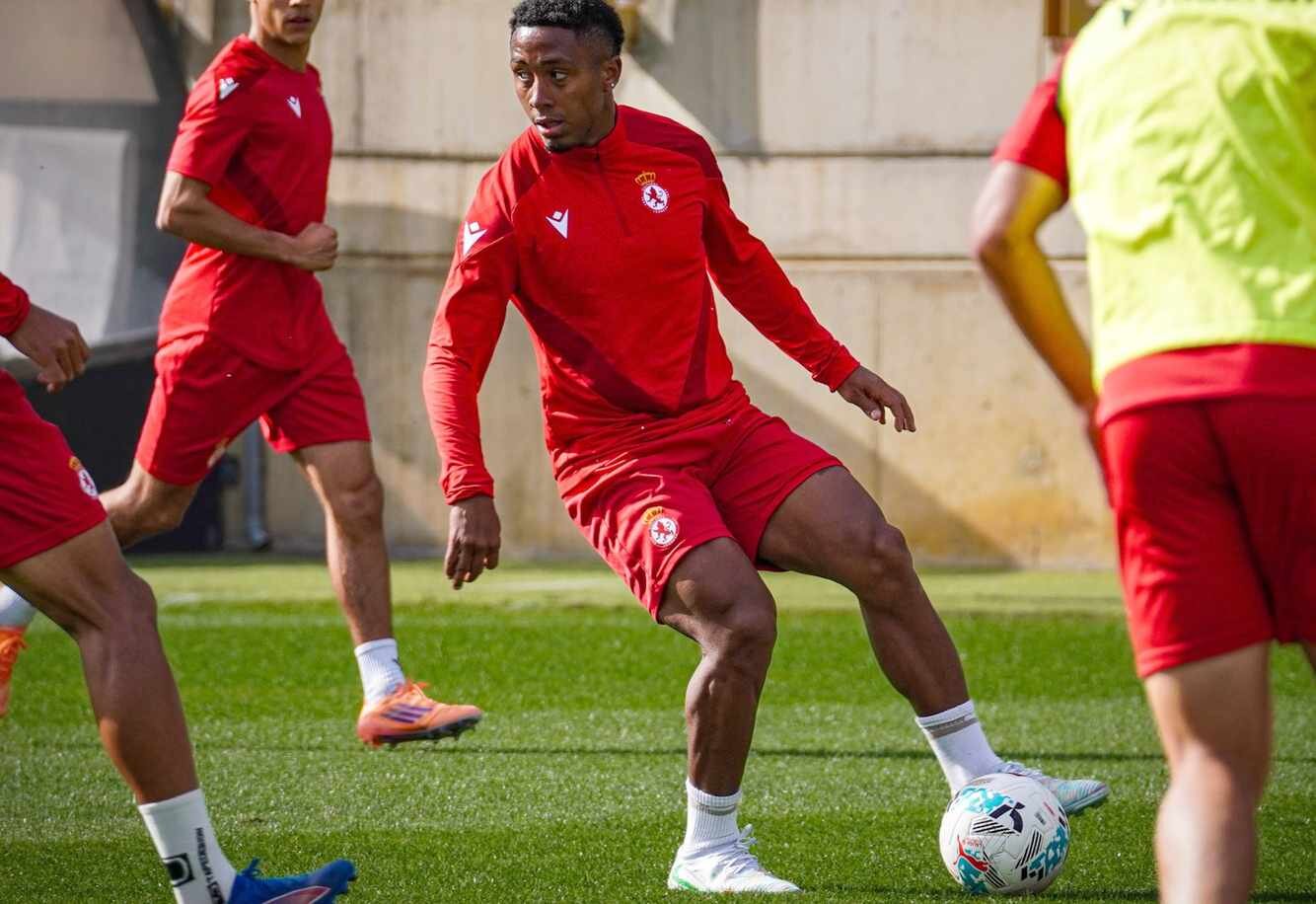 Ribeiro, durante un entrenamiento de la Cultural esta semana. Foto: CyDLeonesa