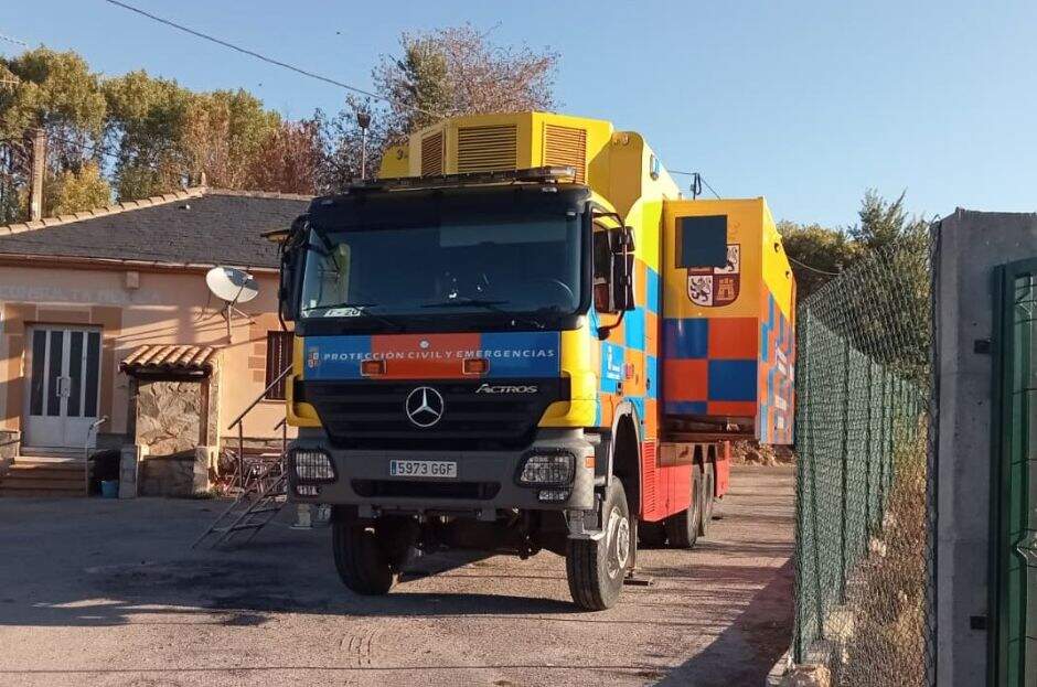 Emergencias ha instalado un Puesto de Mando Avanzado en la zona para coordinar las labores de búsqueda.