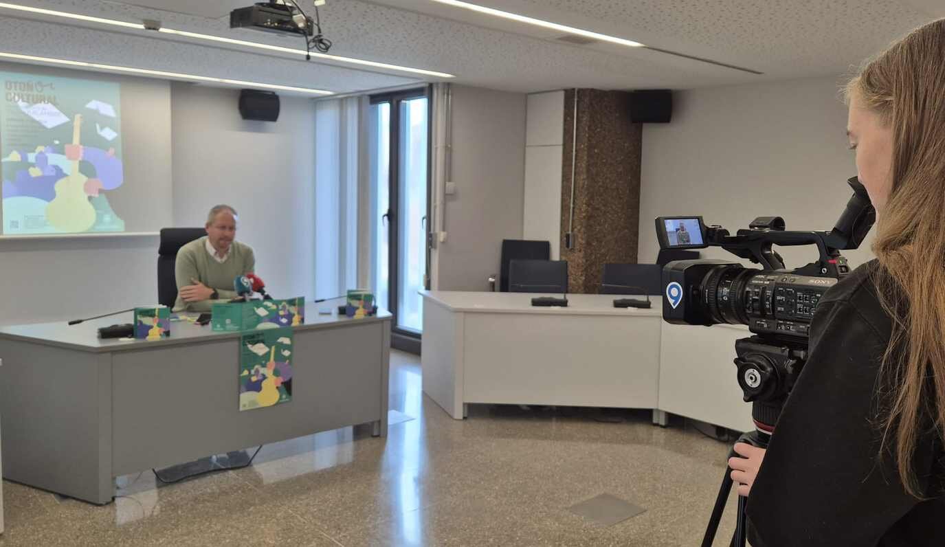 Jorge Pérez, durante la rueda de prensa ofrecida este lunes.