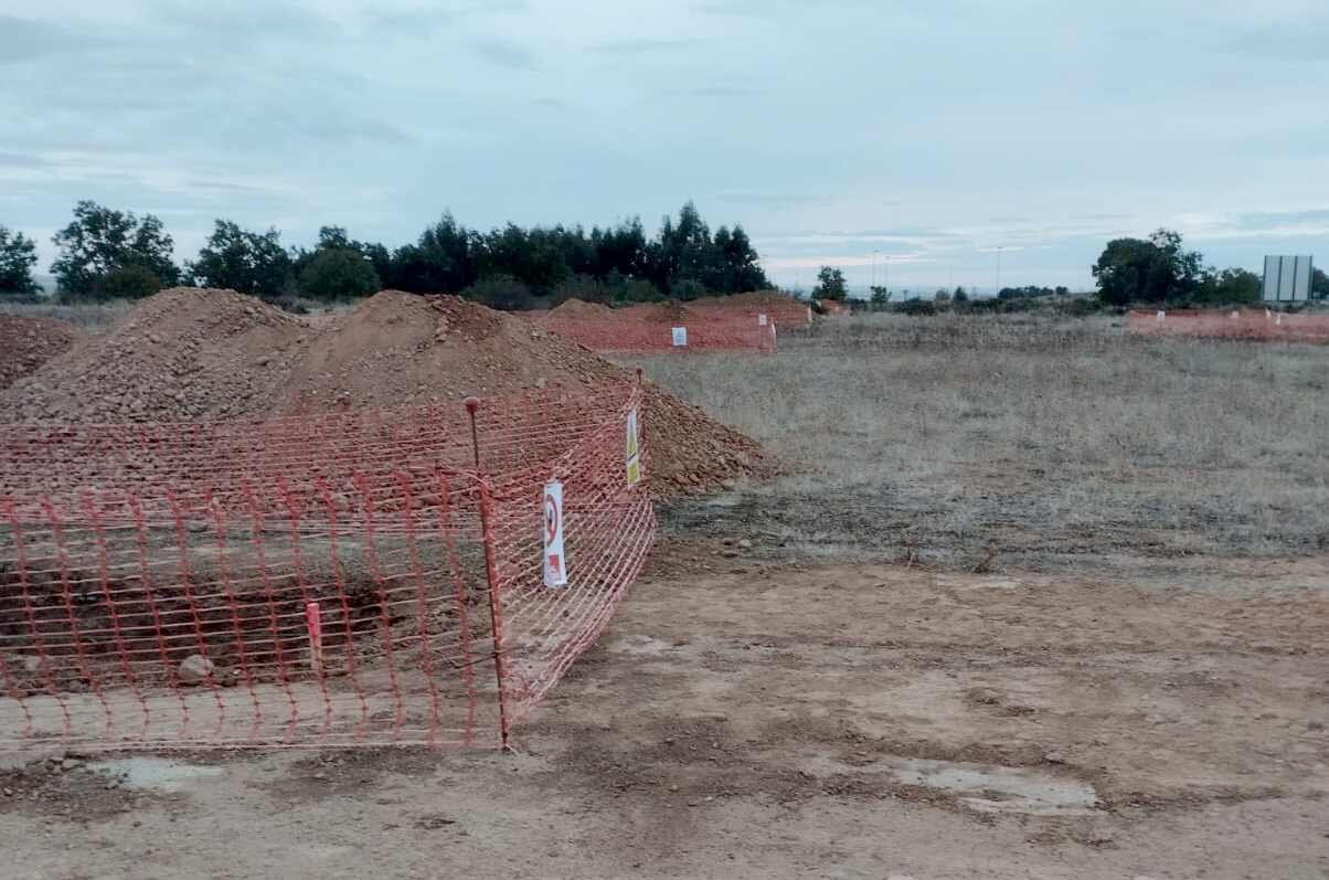 Imagen de las catas en la zona de ampliación del parque tecnológico.