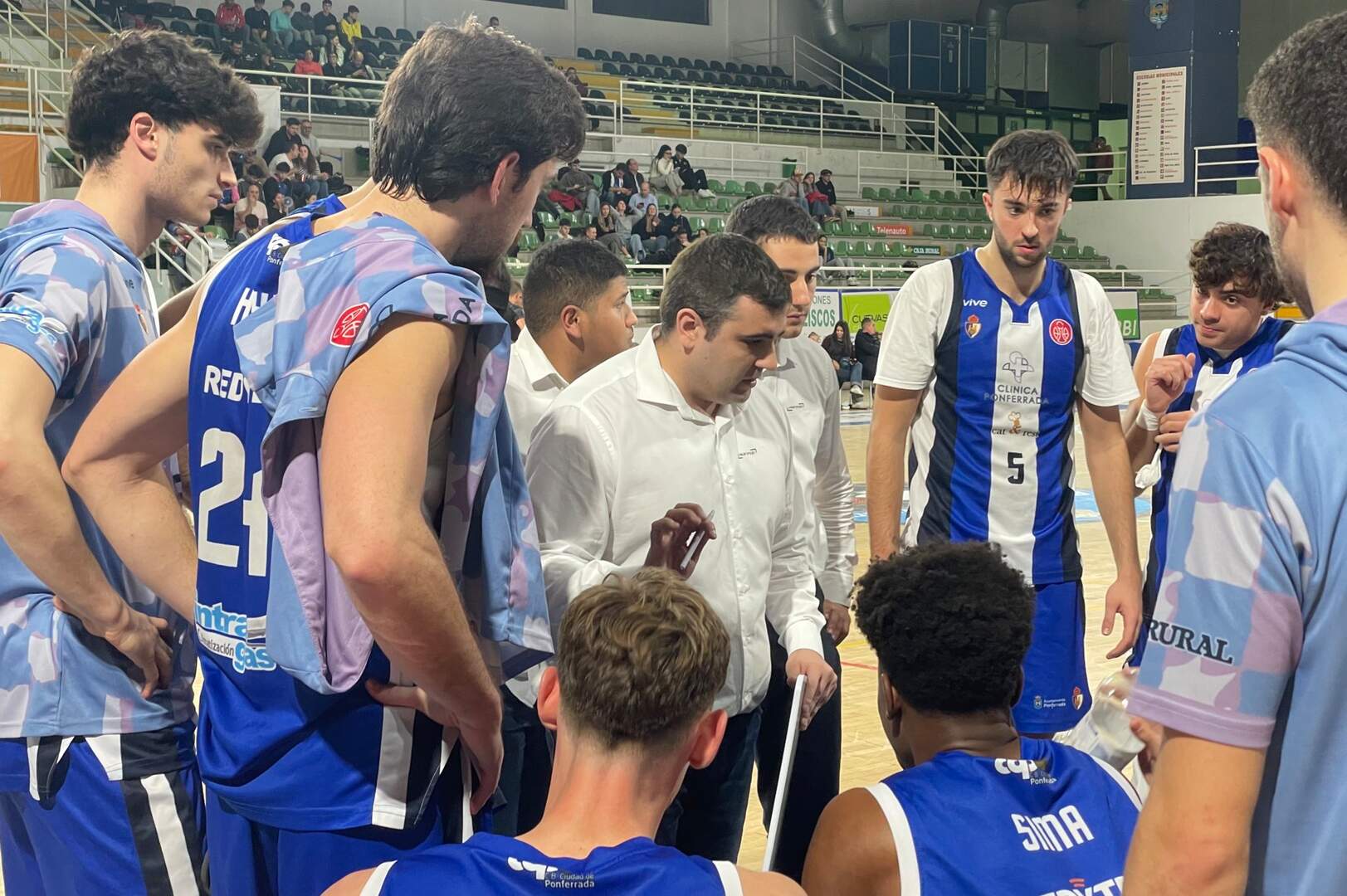 Tiempo muerto Oriol Pozo Valladolid (Foto SDP Ponferrada)