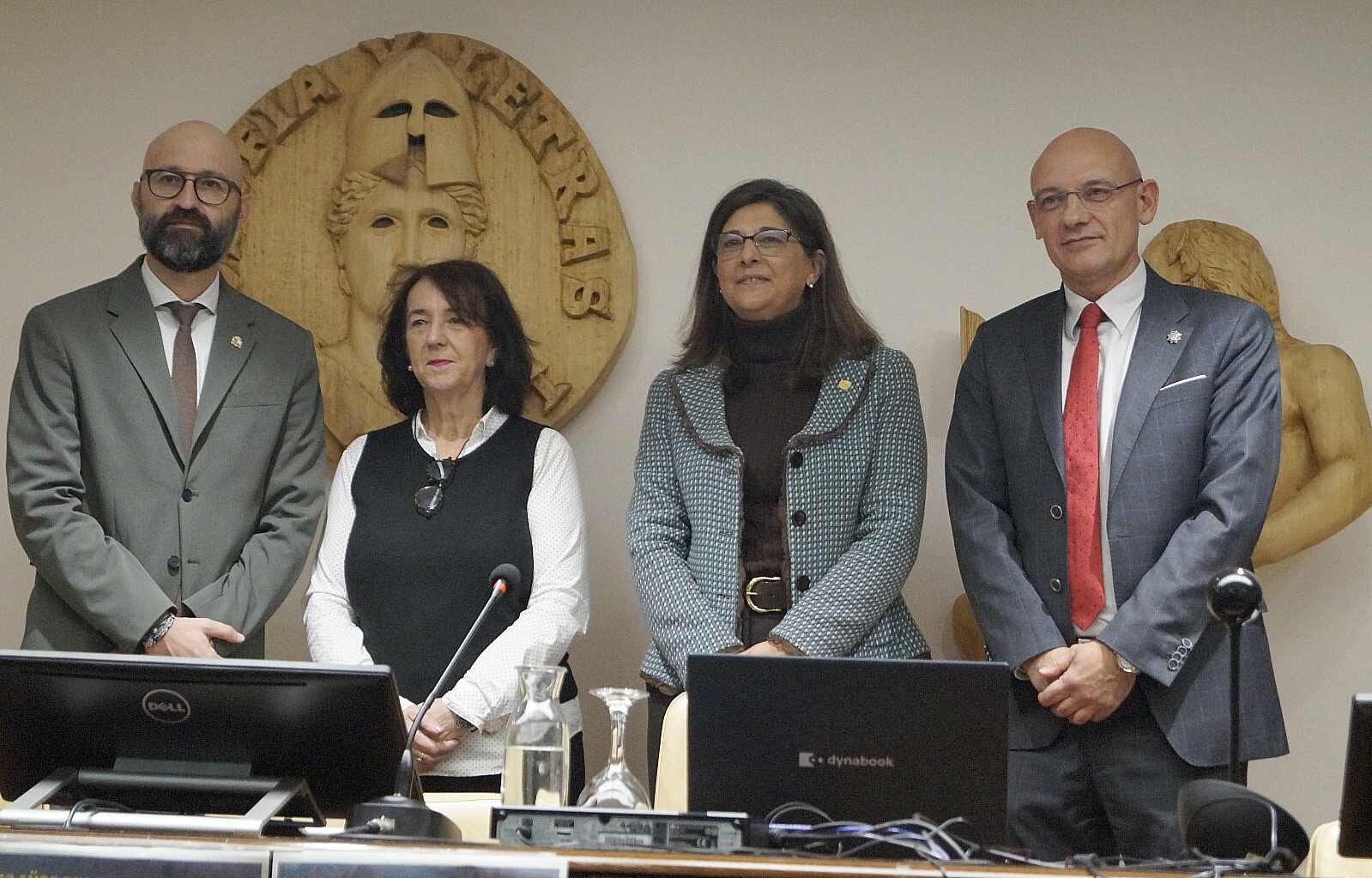 La doctora en Historia Contemporánea de la Universidad Carlos III, Matilde Eiroa, impartió este jueves en la Facultad de Filosofía y Letras de la Universidad de León la conferencia ‘Franco a los 50 años de su muerte: el Caudillo convertido en un producto viral’.
