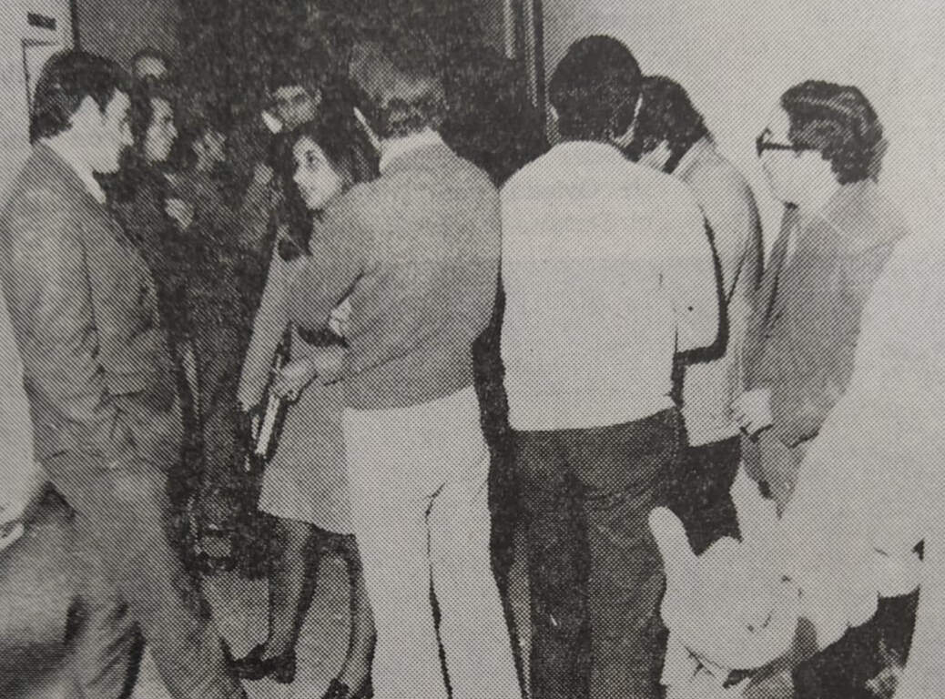 Los concurridos pasillos de la Academia San Raimundo de Rocafort de León en los años setenta en una imagen de archivo.