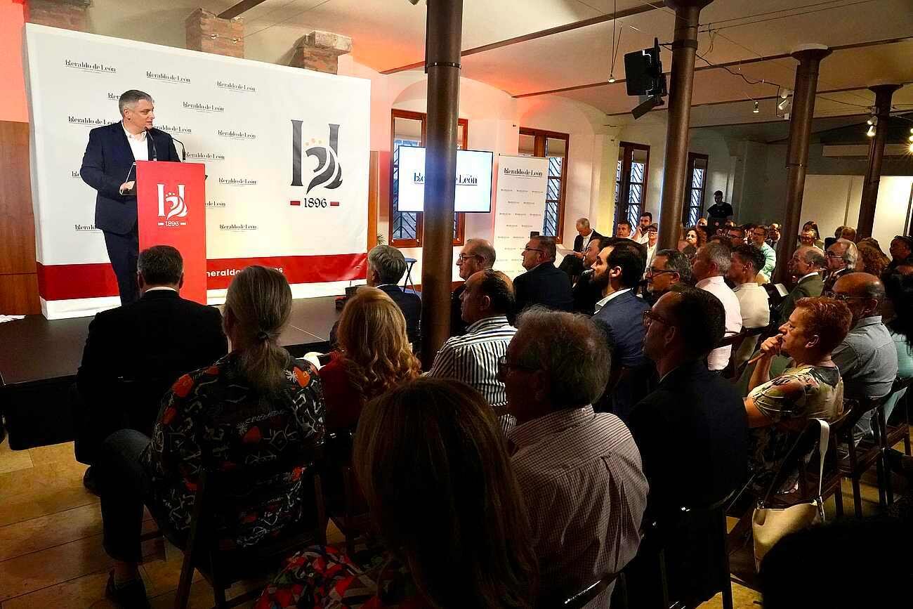 Acto de presentación oficial del medio de comunicación Heraldo de León.
