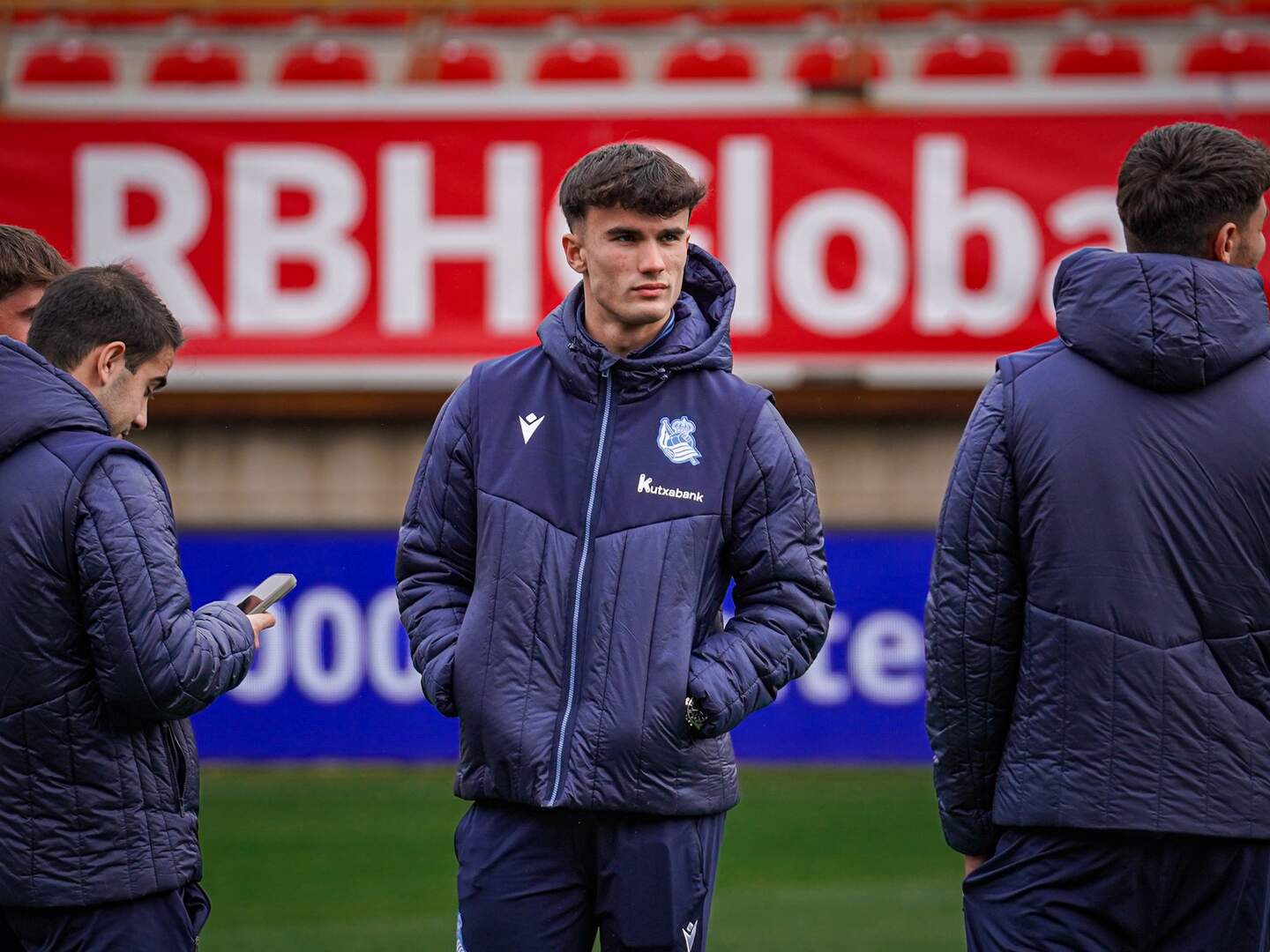 Los jugadores de la Real Sociedad B, este sábado, en el Reino de León.