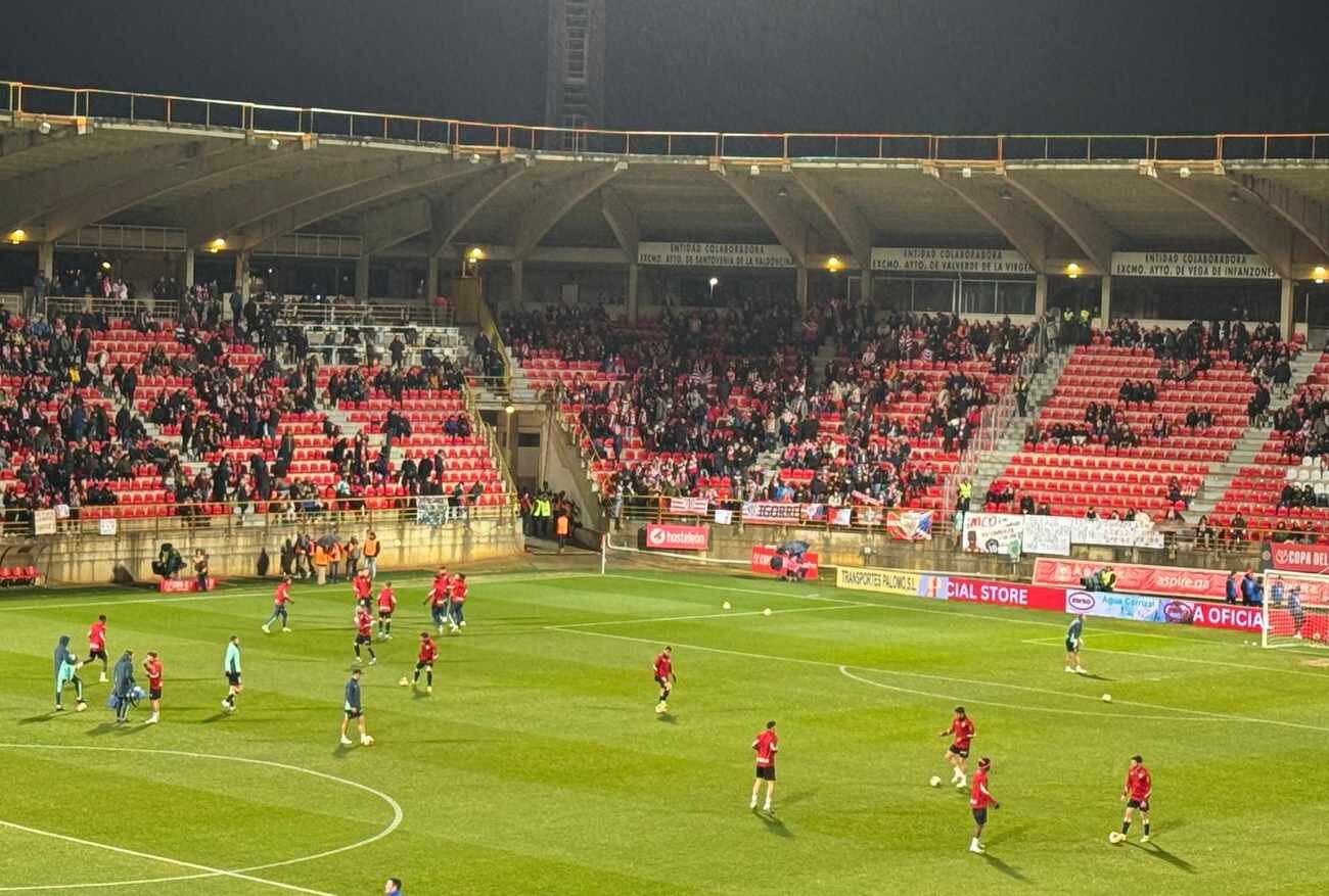 La afición del Athletic ya se deja sentir en el Reino de León.