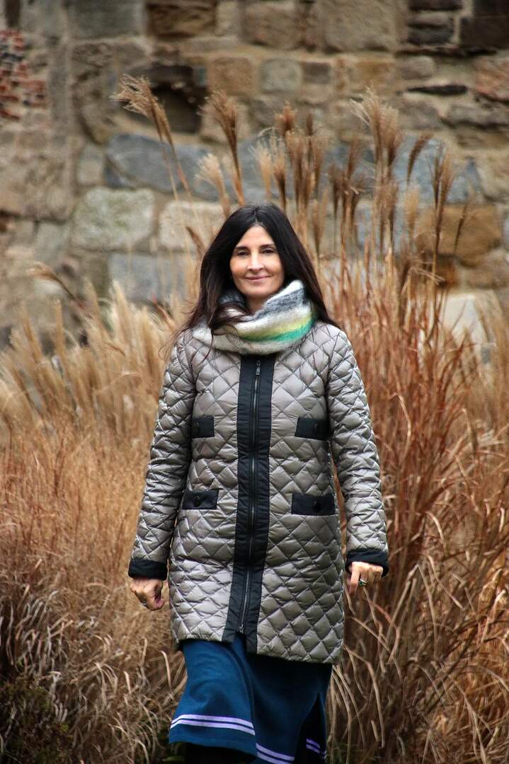 La periodista leonesa Cristina Fanjul publica su primera novela, "La isla de Garibaldi". Foto: Peio García.