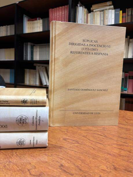 La colección ‘Monumenta Hispaniae Pontificia’, editada por el Servicio de Publicaciones de la Universidad de León. Foto: ULE.