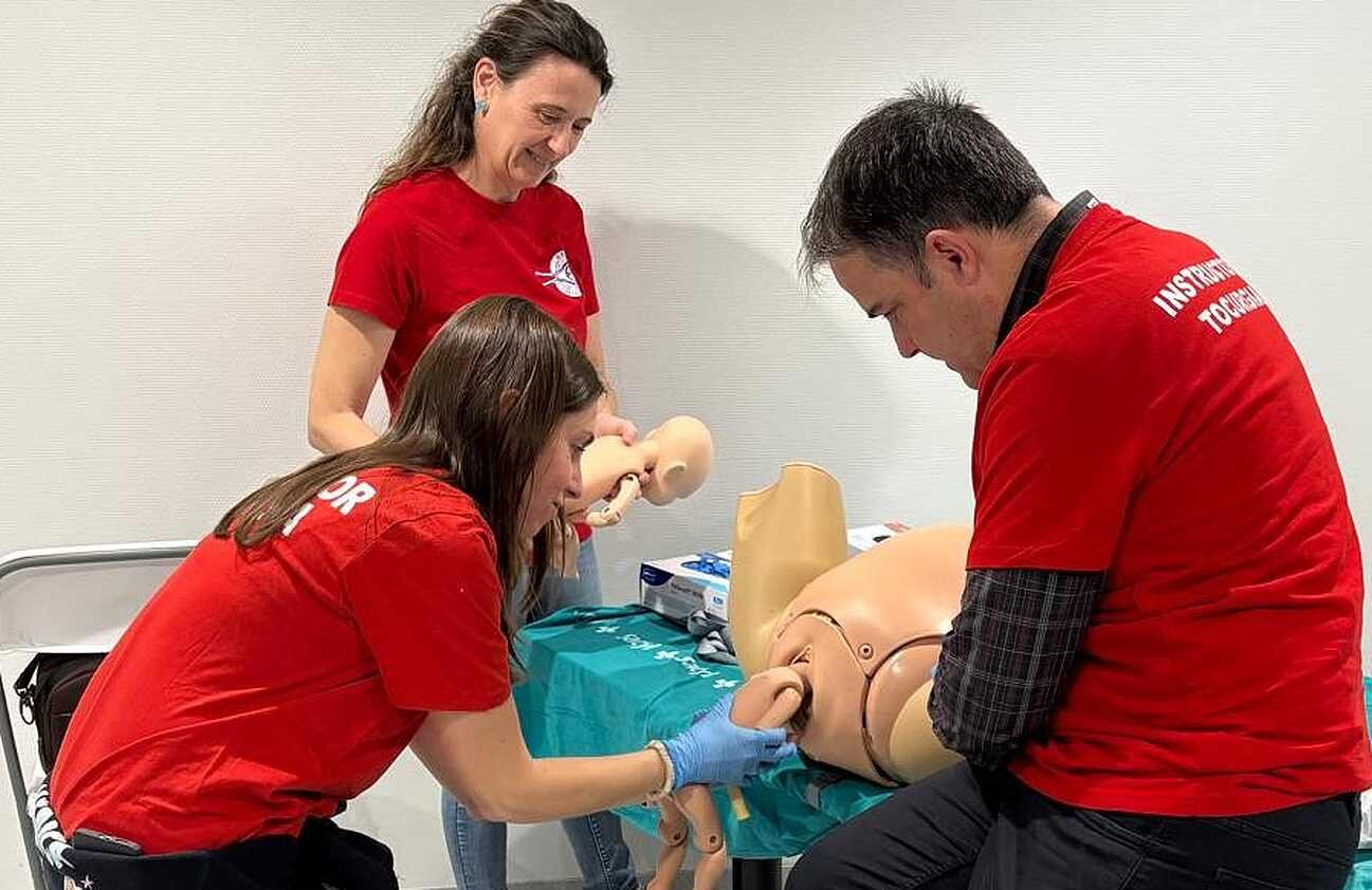 Simulación clínica de partos difíciles; en la imagen, un instante del curso.