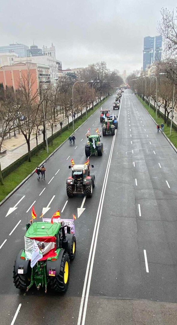 Imagen de la enorme caravana que este miércoles ha recorrido Madrid.
