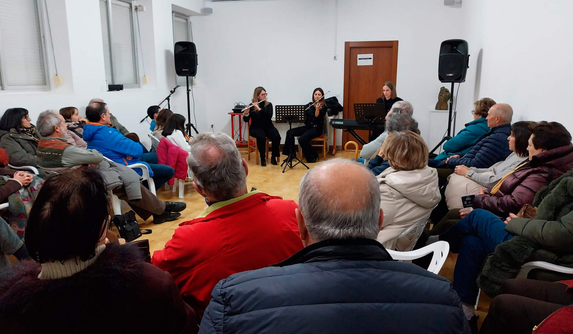 Recital de Schertrio León durante el Filandón de las Candelas.