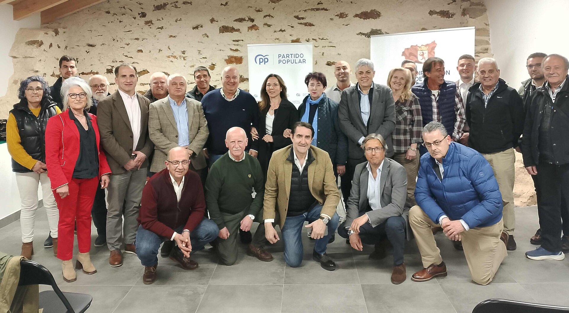 Reunión PP alcaldes y portavoces León Norte