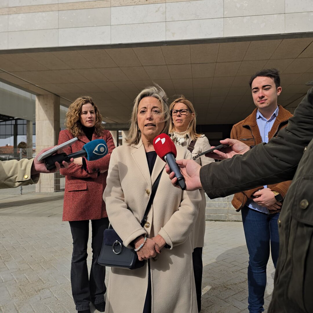 Elena Bollo este miércoles durante la campaña del 15M en León. Foto: PP