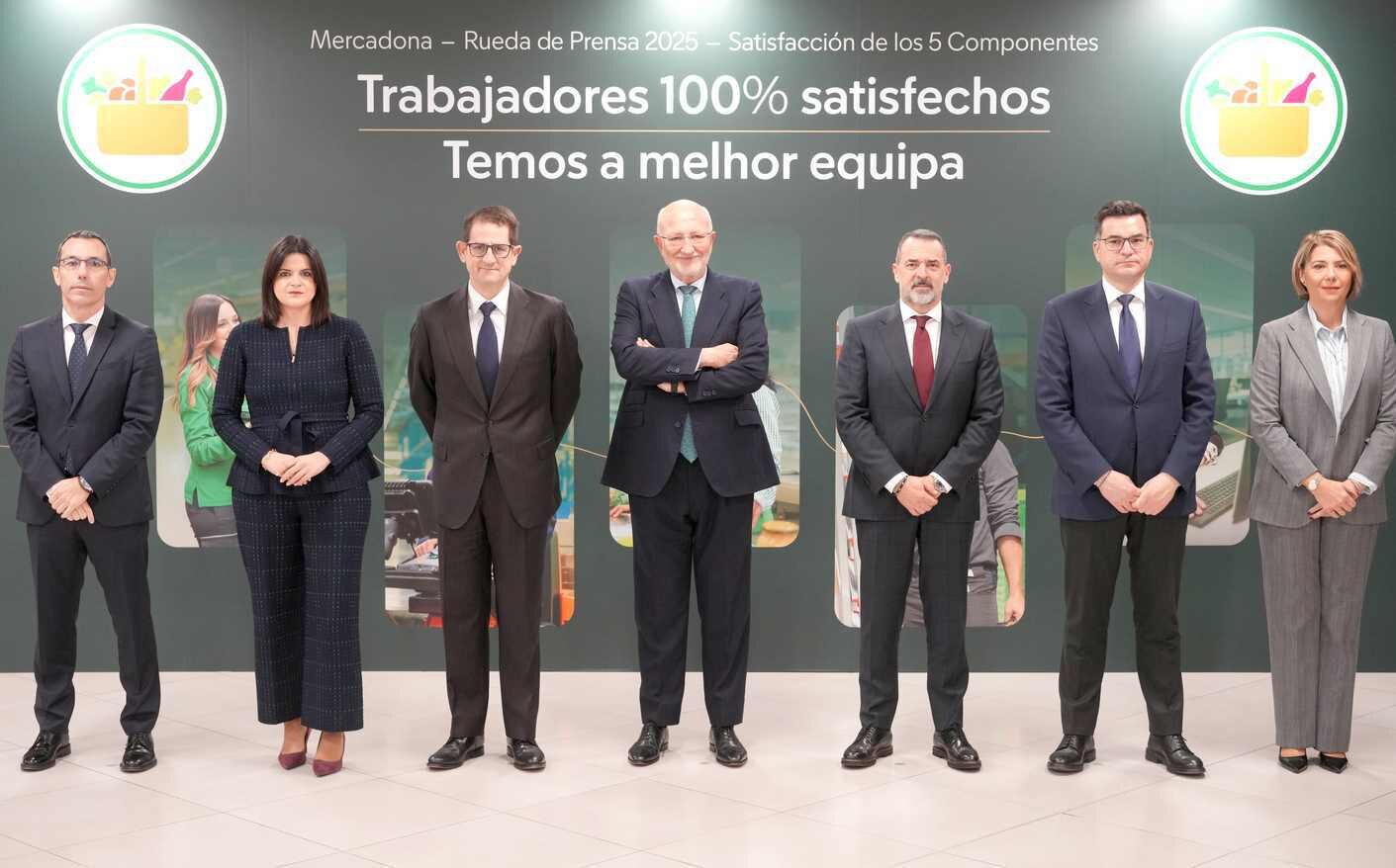 Juan Roig y miembros del Comité de Dirección de Mercadona tras la celebración de la Rueda de Prensa 2025