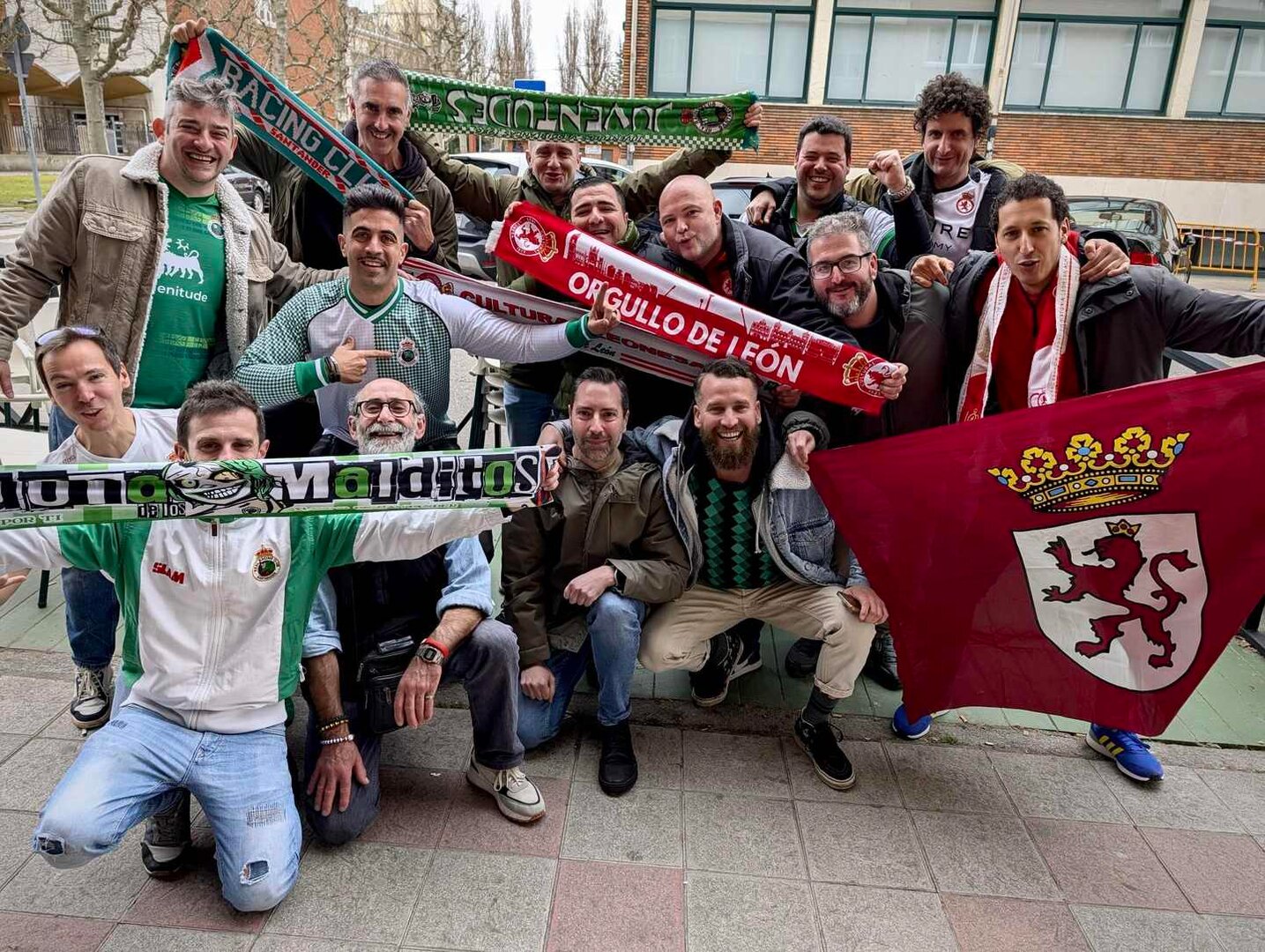 Aficionados del Racing y de la Cultural en la antesala del partido.