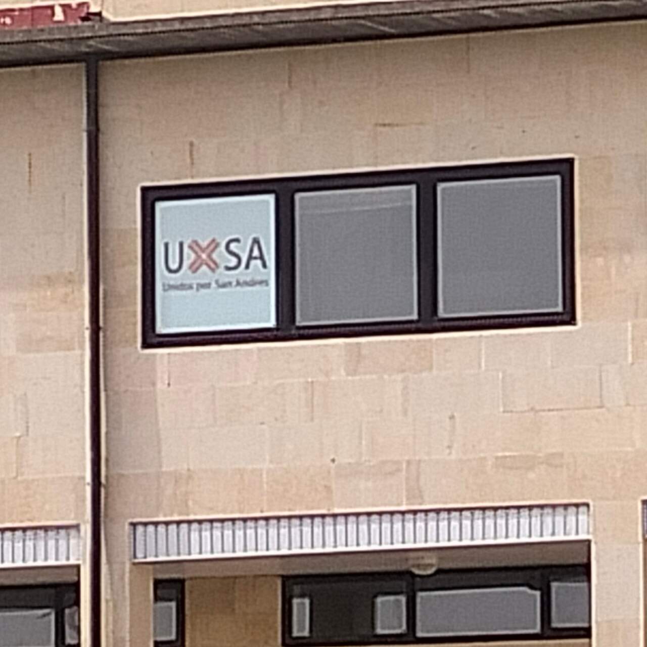 foto  2 cristalera fachada sur (002)