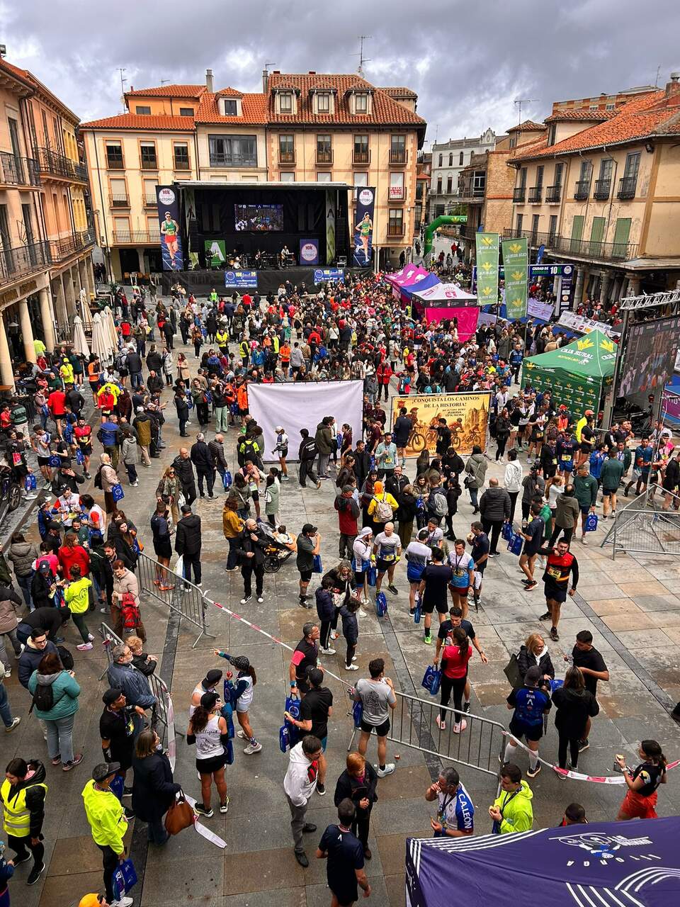 Abel Antón apadrina la multitudinaria 10k de Astorga que corona a Celada y Tisalema.