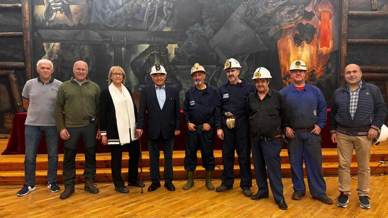 La Fundación Cultura Minera dona dos toneladas de material para la recuperación de la Mina Escuela de La Robla (León)