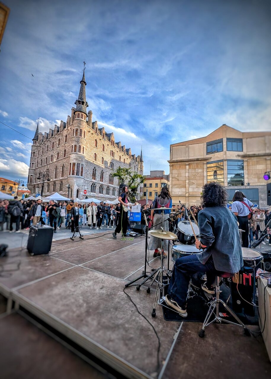 Gaudi DIM 4