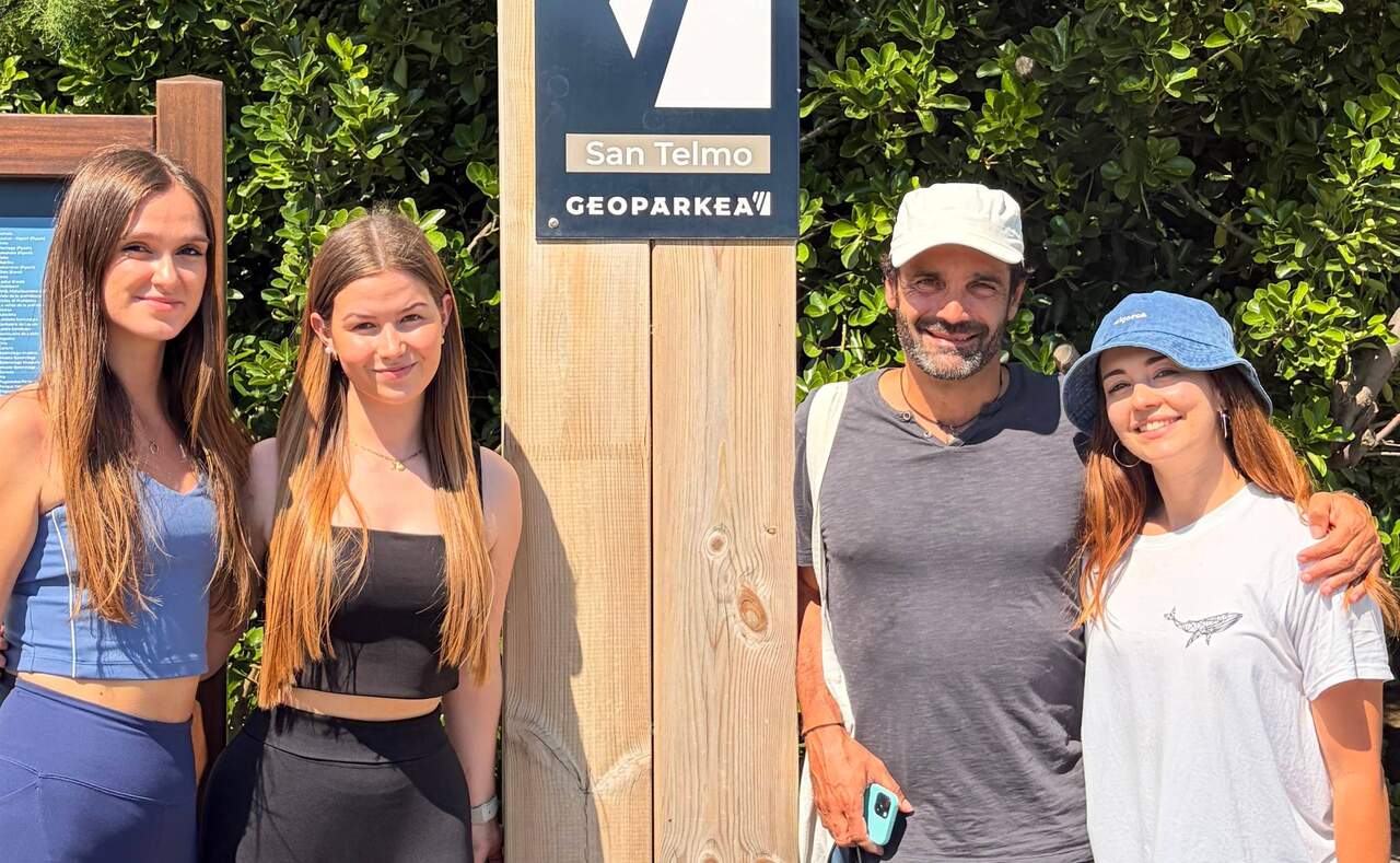 Silvia Fernández Martínez Itziar Martínez Valdueza (equipo ULE) Asier Hilario Orús (coordinador científico de Geoparkea) y Aroa Costa Feito (investig. principal UL (002)