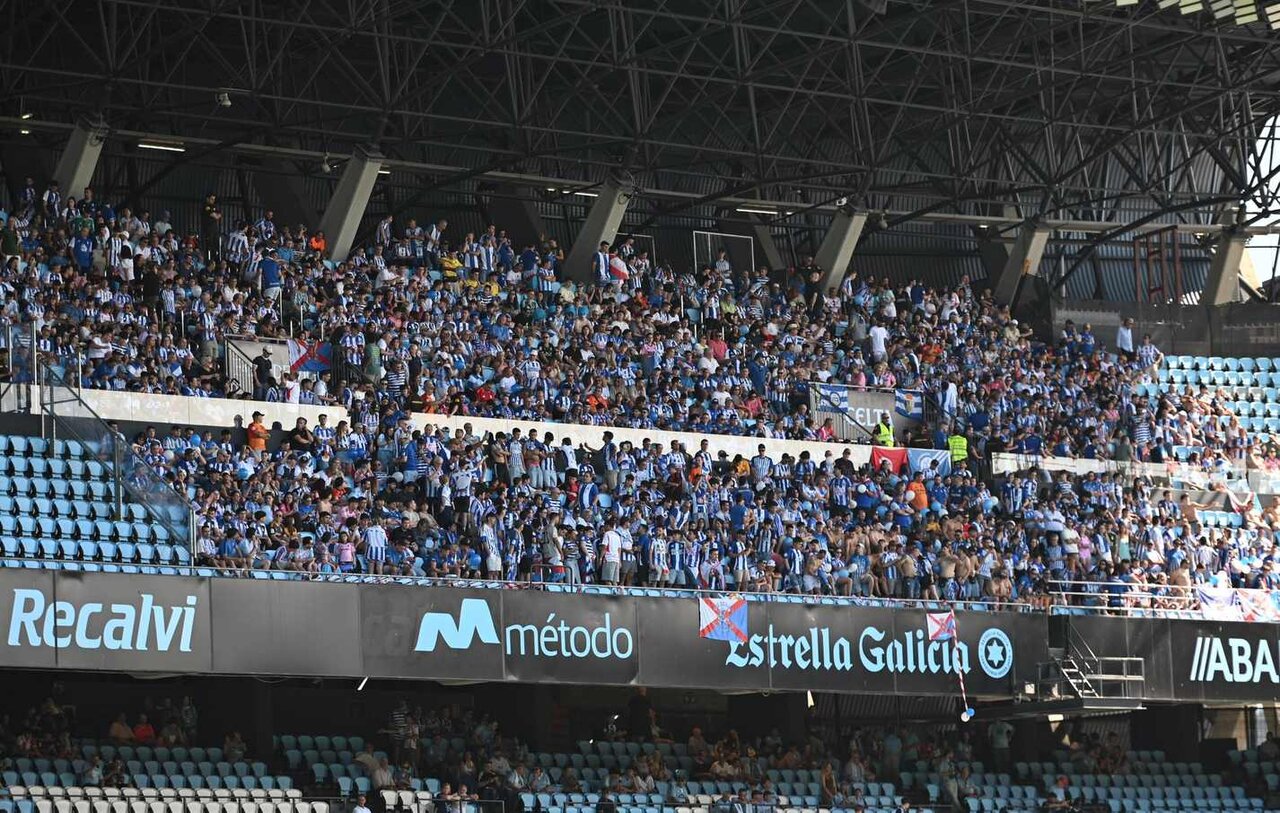 Afición blanquiazul en Balaídos.