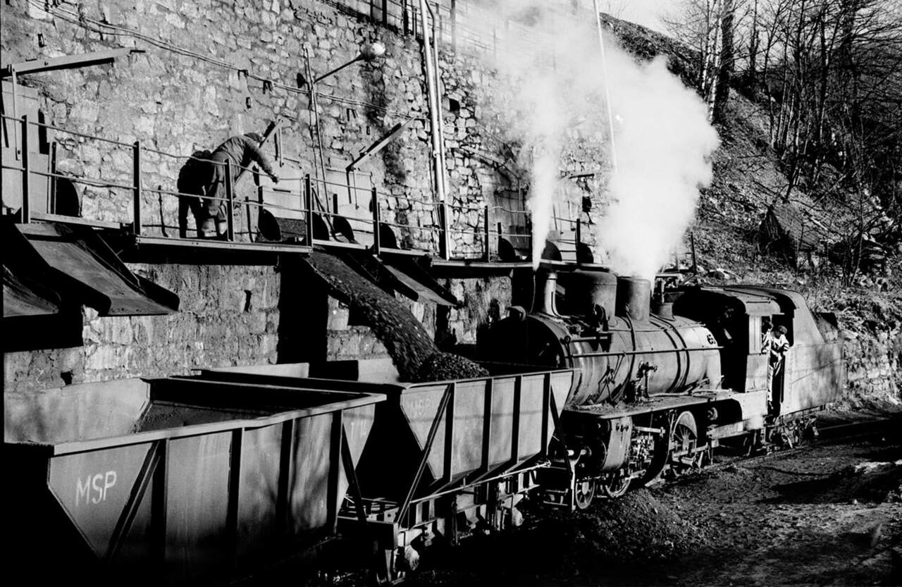El ferrocarril de la MSP en el Ramal de Caboalles a finales de los 80 en una de las fotografías del fondo de Antonio Corral Fernández. Foto: Cedida.